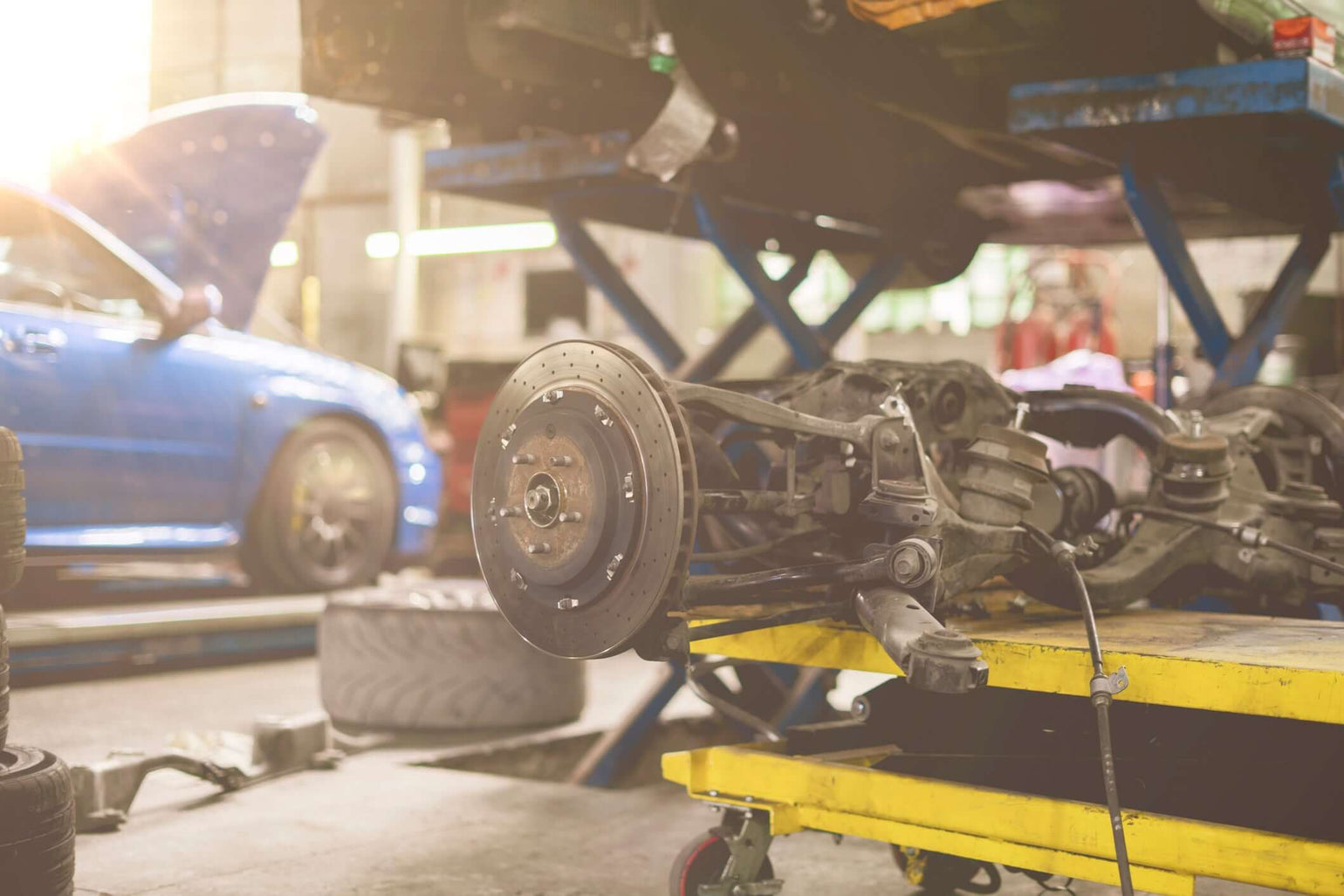 Shop Garage Gear & Pit Equipment - Club Racers Garage